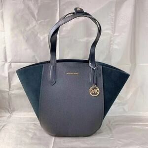 Michael Kors 35F1GPAT3S Portia large Bucket Bag In Black